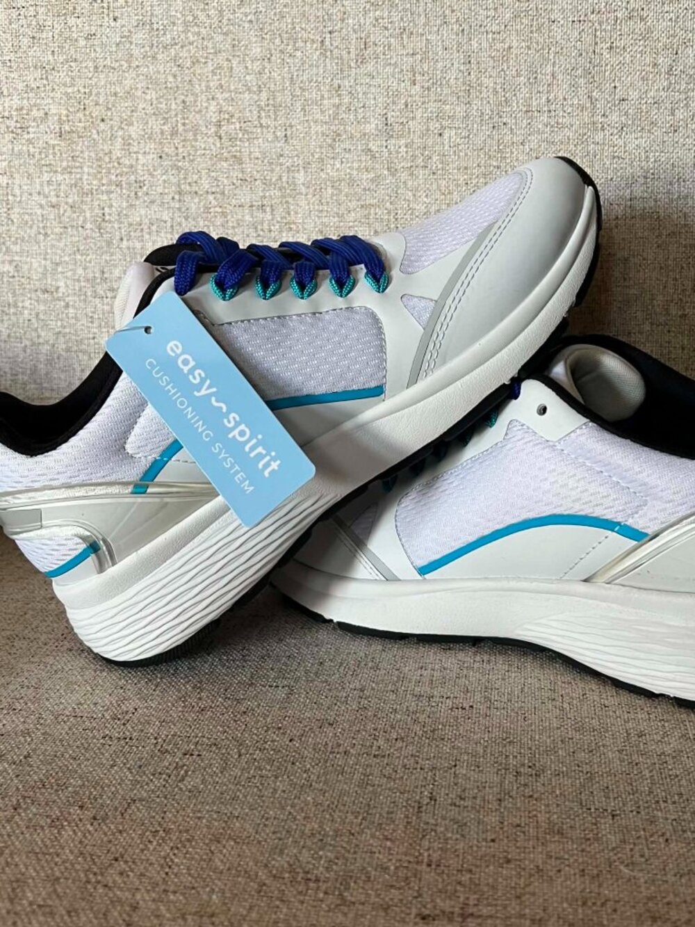 NWT Easy Spirit Scampers Sneakers Lightweight Aruba Blue/White Size 6